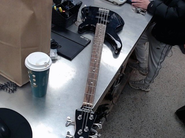 Guitar bass+softcase