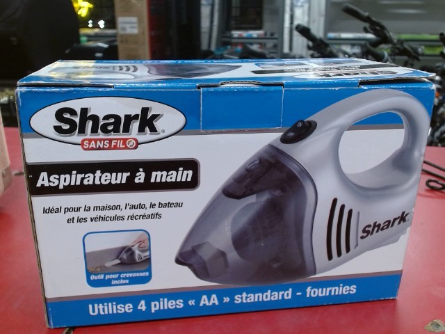 Aspirateur a main ds boite