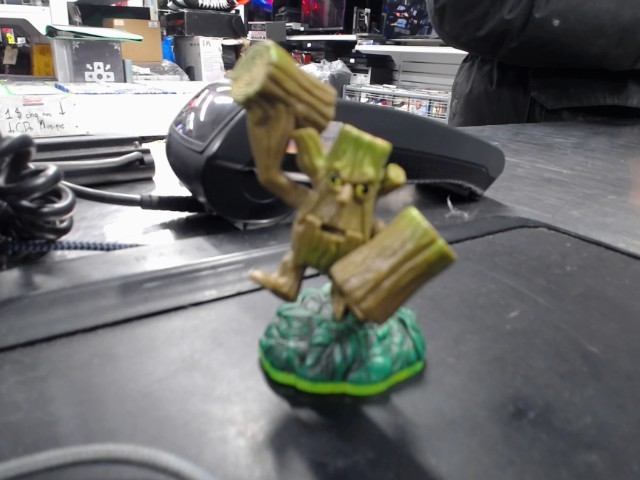 Skylanders spyro's adventure-stump smash