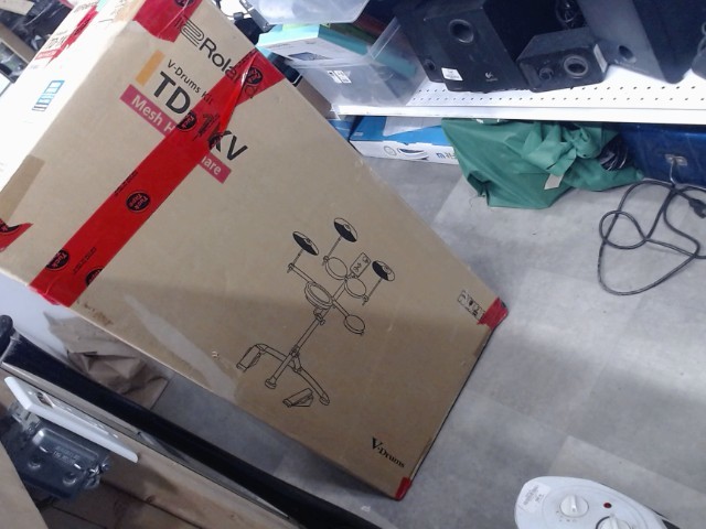 V-drum kit + acc / boite