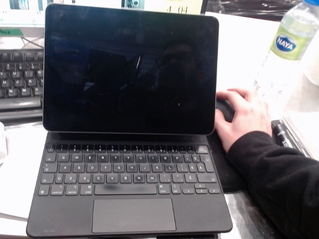 Apple 11 pro 4e gen 0000