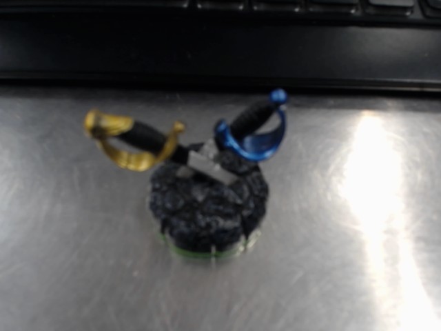 Skylanders spyros adventure-ghost swords