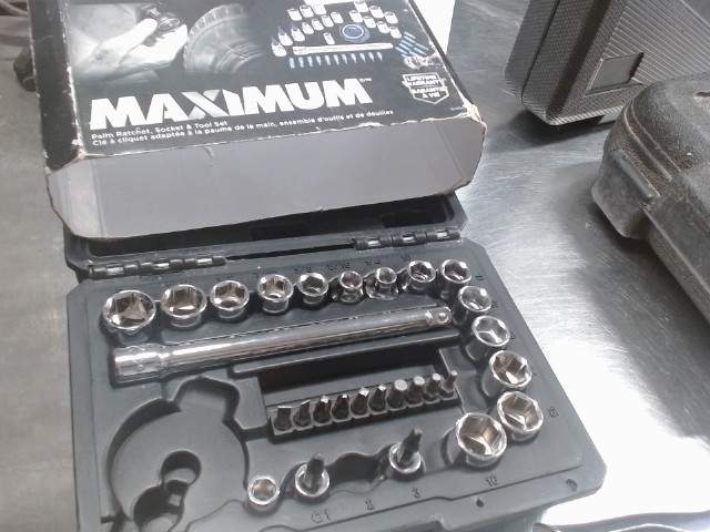 Kit of sockets + extender