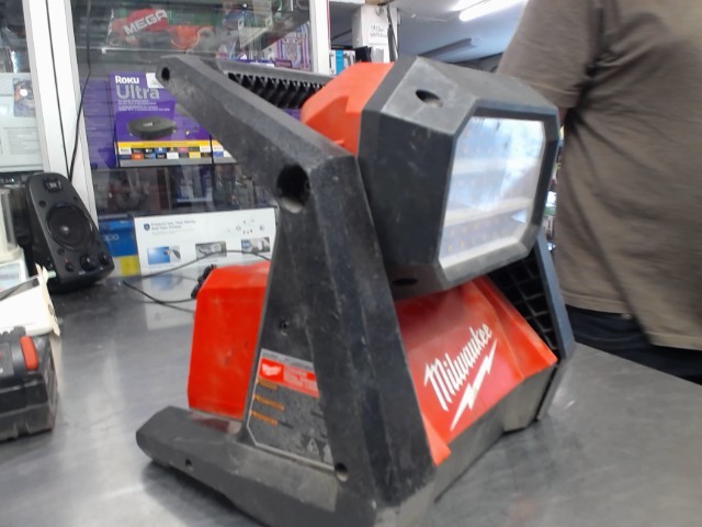 Floodlight milwaukee