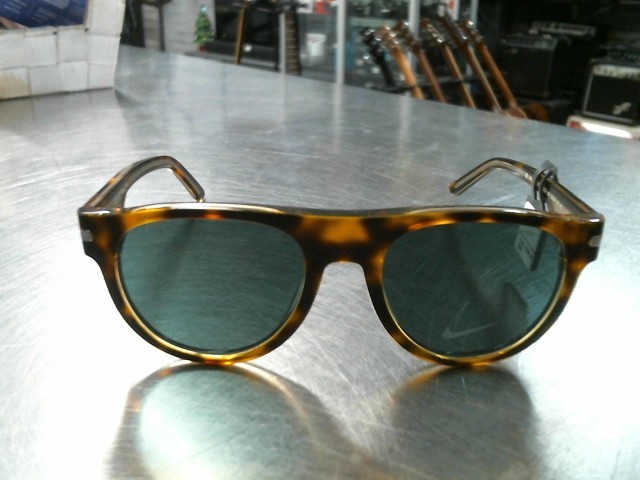 Nike max luntte like new