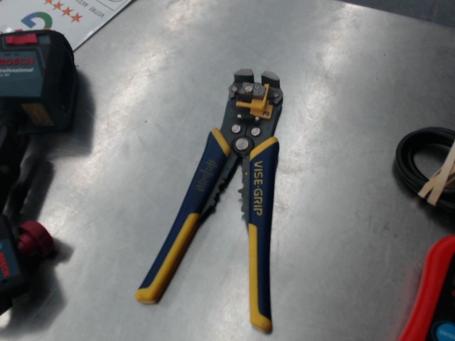 Outil coupe gaine fil electrique