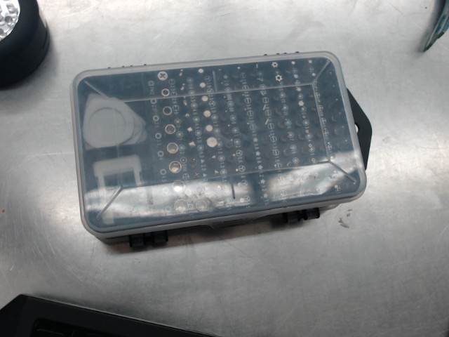 Petit kit ressemblant a ifixit