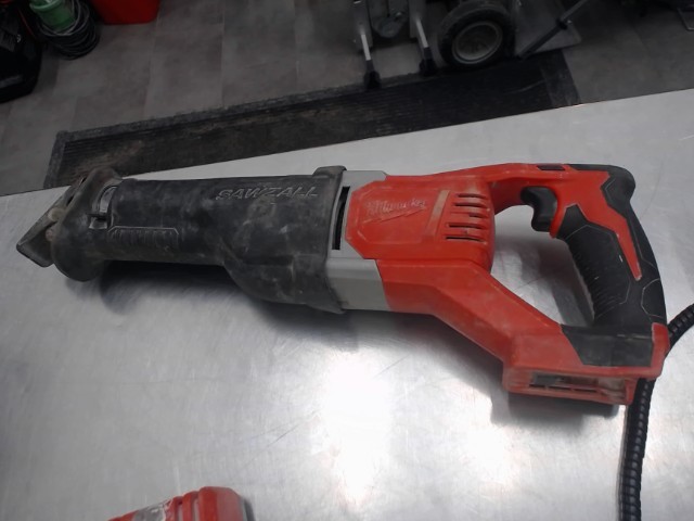 Sawzall a batterie