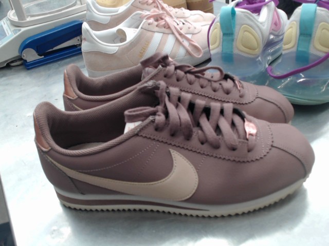 Nike cortez 72 violette size 9