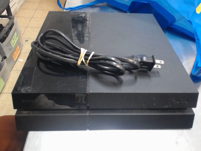 Ps4 avecfil sans manette et crash bandic