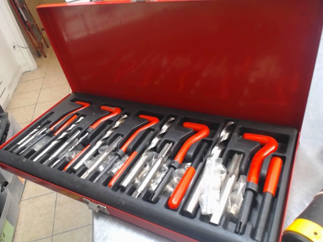 Kit coffre rouge thread repair