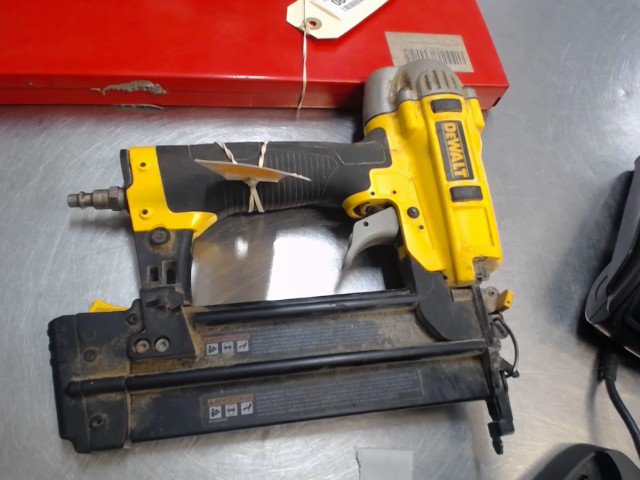 Cloueuse pneumatique