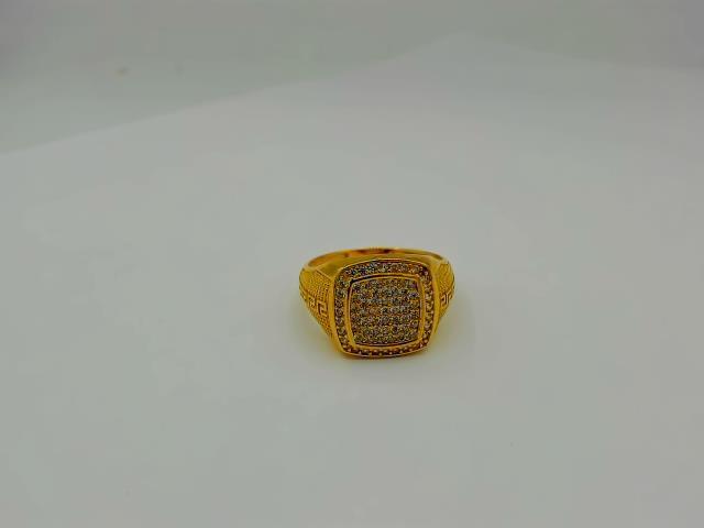 Bague en or 10kt taille 9.5