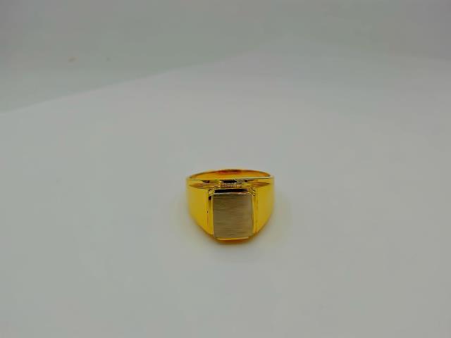 Bague en or 10kt taille 8.5