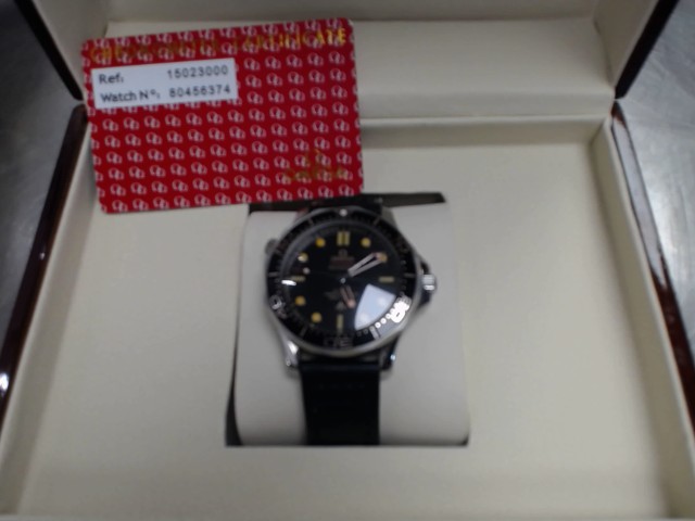 Fake omega watch 007 avec boite