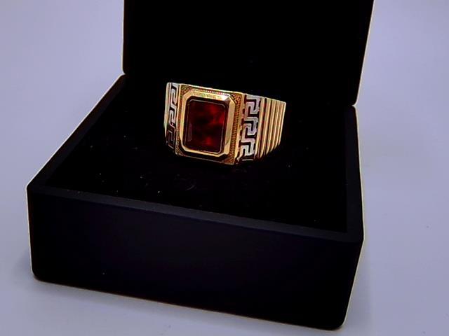 Bague en or 10kt taille 10.5