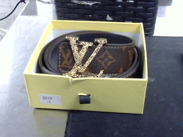 Ceinture louis vuitton avec boite