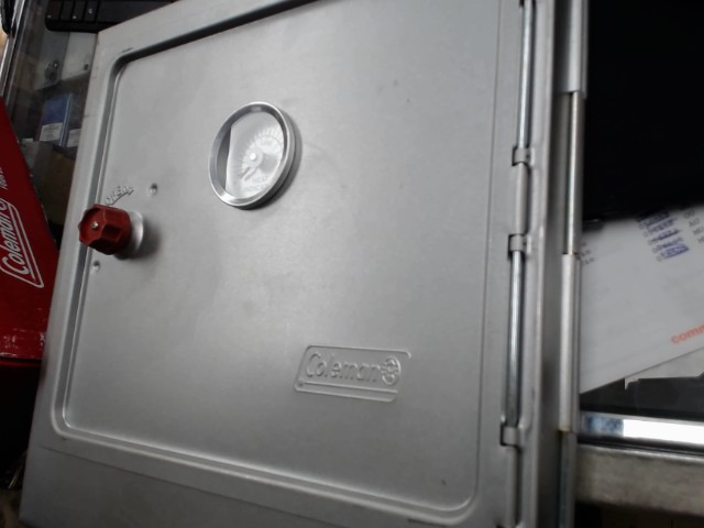 Four de camping en boite