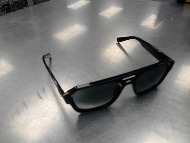 Lunette raybandz noir un peu croche