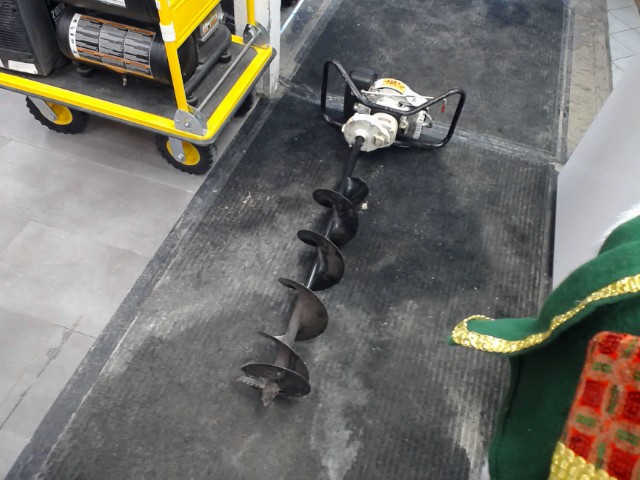 Ice auger jiffy