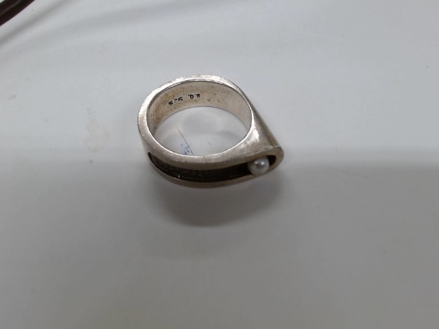 Bague argent avec motif et perle blanche