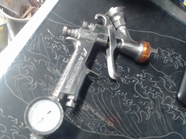 Gun a peinture anest iwata lph-400