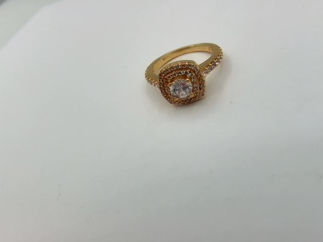 Bague en or 10kt taille 6