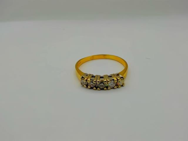 Bague en or 14kt avec diam taille 10
