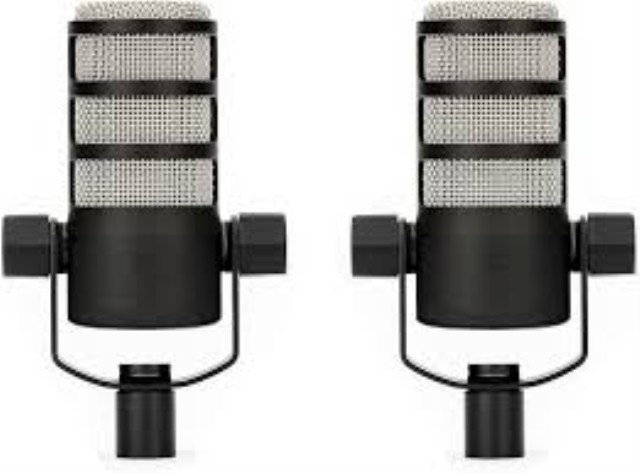 Podcast mic with wire