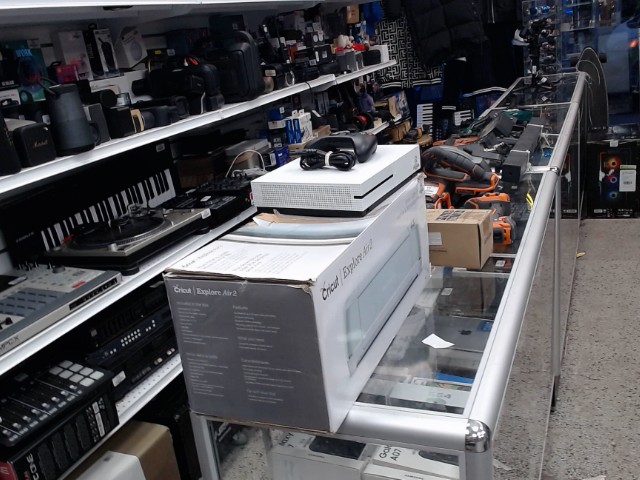 Xbox one s avec manette et fil