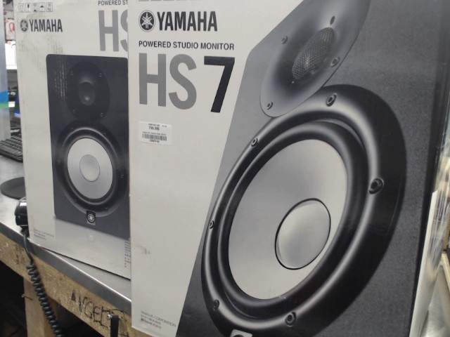 Yamaha hs7 powered studio monitors