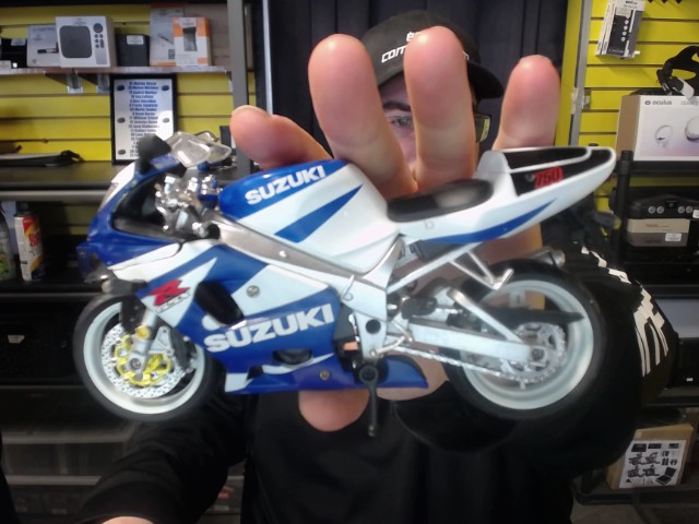 Moto de collection suzuki bleu