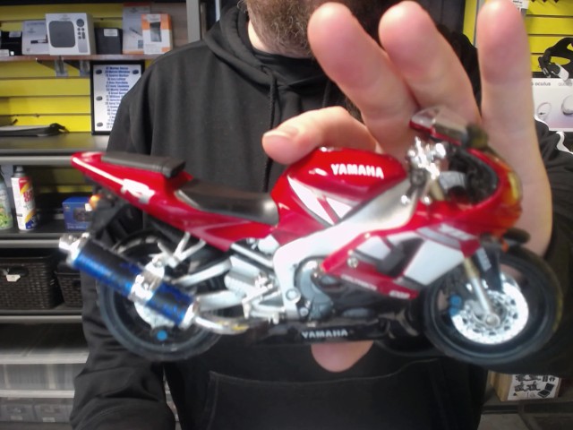 Moto de collection rouge yamaha