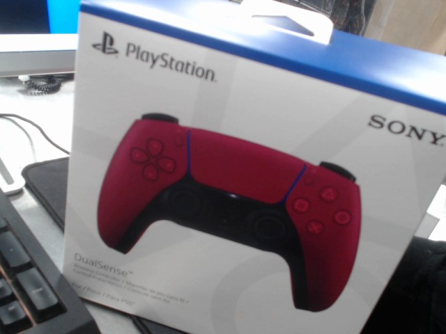 Manette ps5 rouge en boite use