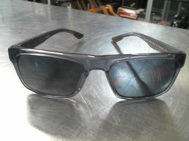 Lunette de soleil under armor