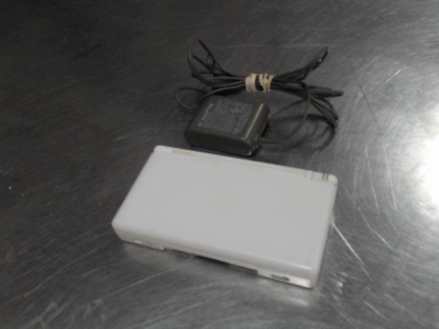 Console nintendo ds(blanche)+chrg