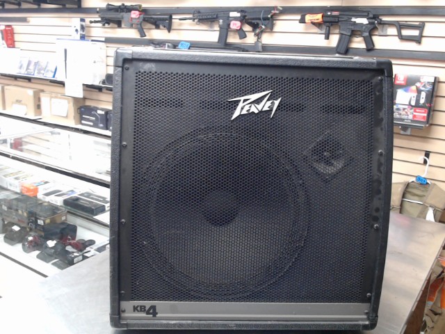 Working amp peavy kb4 + fil slight damag