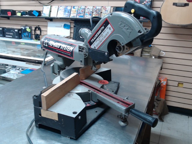 Compound miter saw
