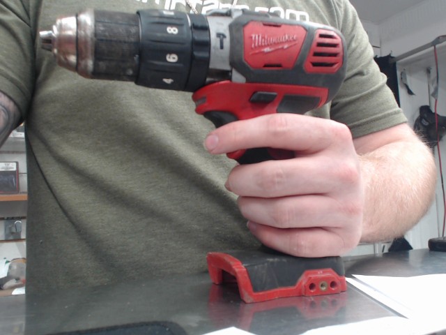 Drill milwaukee a batterie 2607-20