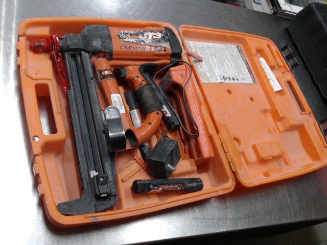 Ramset t3'christian ba'ecrit sur l'outil