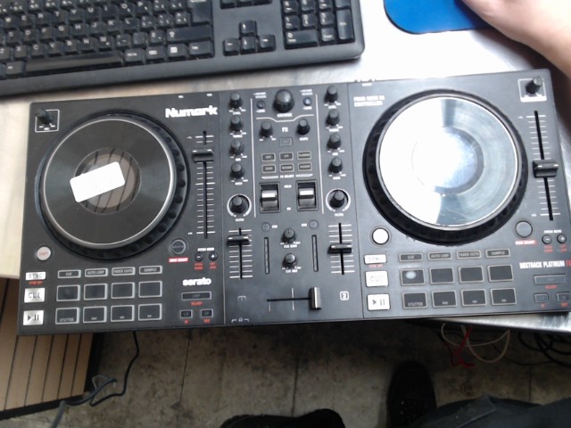 Dj mixing board n4 numark
