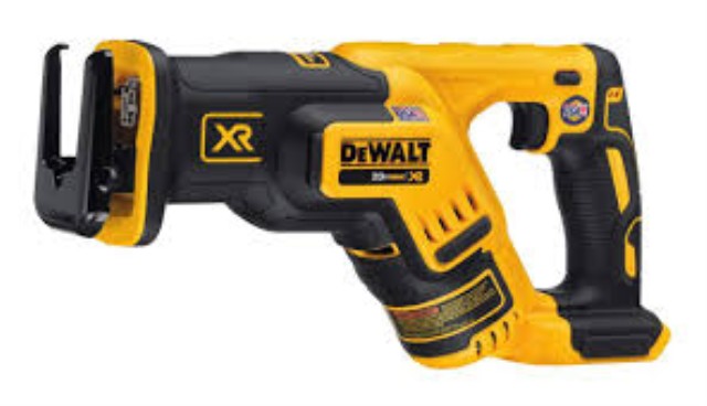 Sawzall dewalt avec batterie 4ah