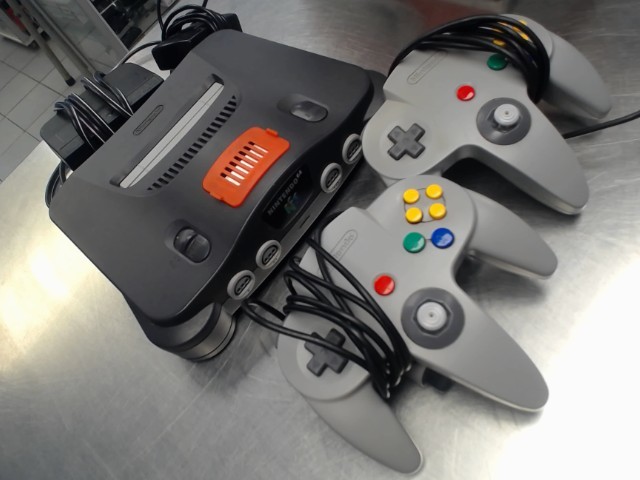 Console nintendo 64 + 2manette