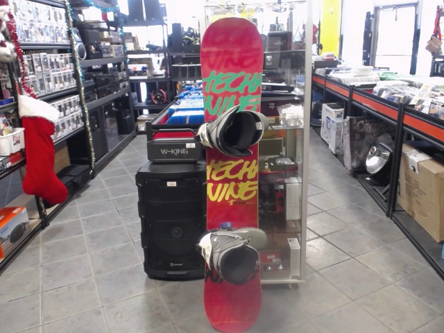 Planche a neige rouge