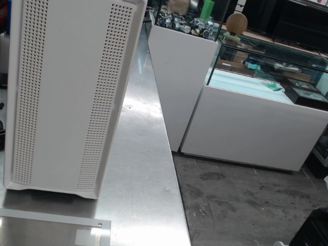 Tour gaming asser propre spec dedans