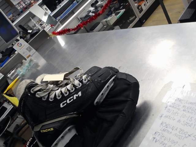 Patin pour hockey grandeur 5