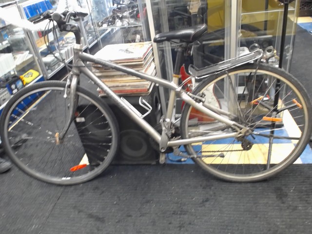 Velo aluminium frein arriere marche pas