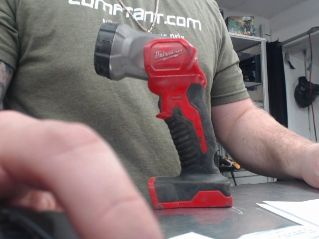 Lampe milwaukee a batterie 2735-20