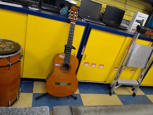 Yamaha c-40 guitare classique
