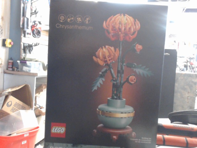 Lego chrysanthemum